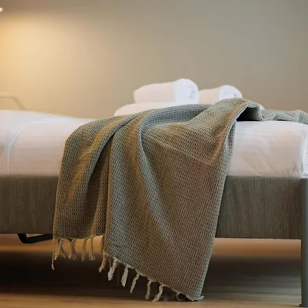 Вилла Yellow - 3 Bedroom House With Private Garden, 10 Mins Driving From Old Town *