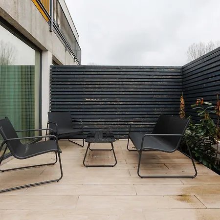 Yellow - 3 Bedroom House With Private Garden, 10 Mins Driving From Old Town * Брашов