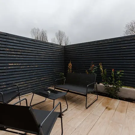 Вилла Yellow - 3 Bedroom House With Private Garden, 10 Mins Driving From Old Town *