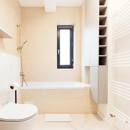 Yellow - 3 Bedroom House With Private Garden, 10 Mins Driving From Old Town Villa