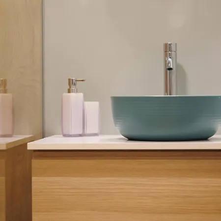 Yellow - 3 Bedroom House With Private Garden, 10 Mins Driving From Old Town Вилла Брашов