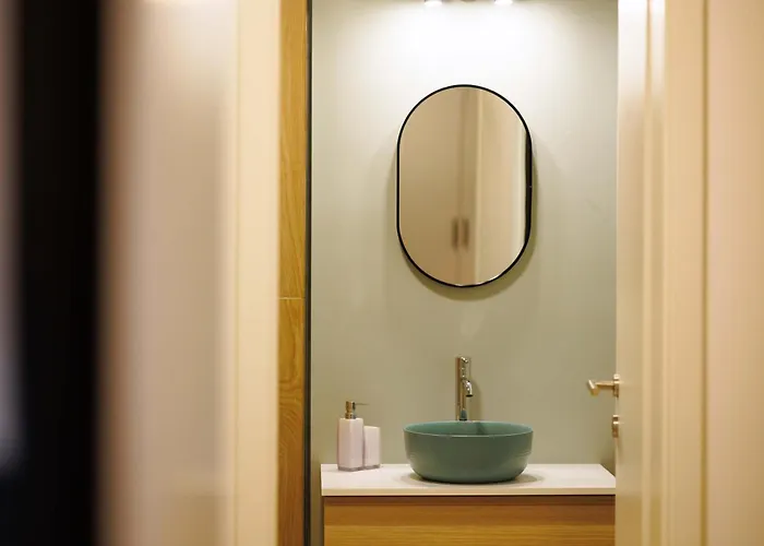 Villa Yellow - 3 Bedroom House With Private Garden, 10 Mins Driving From Old Town *