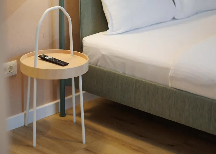 Villa Yellow - 3 Bedroom House With Private Garden, 10 Mins Driving From Old Town *